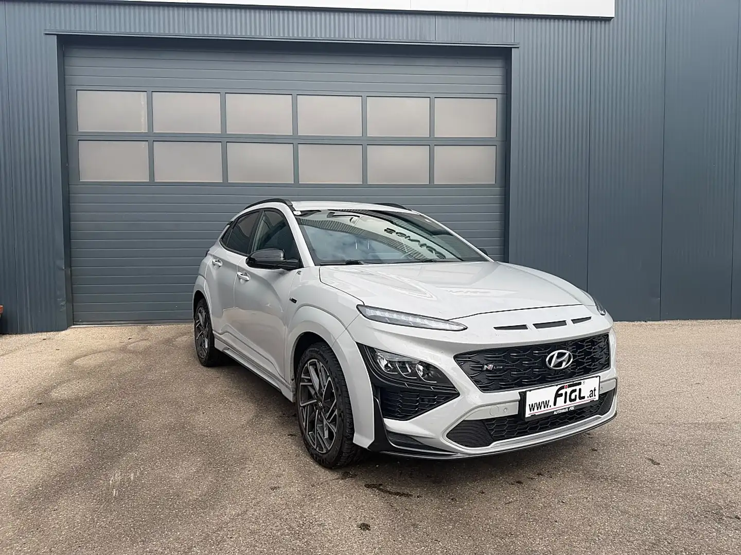 Hyundai KONA Kona N-Line T-GDi 48V, 8-fach bereift Grau - 2