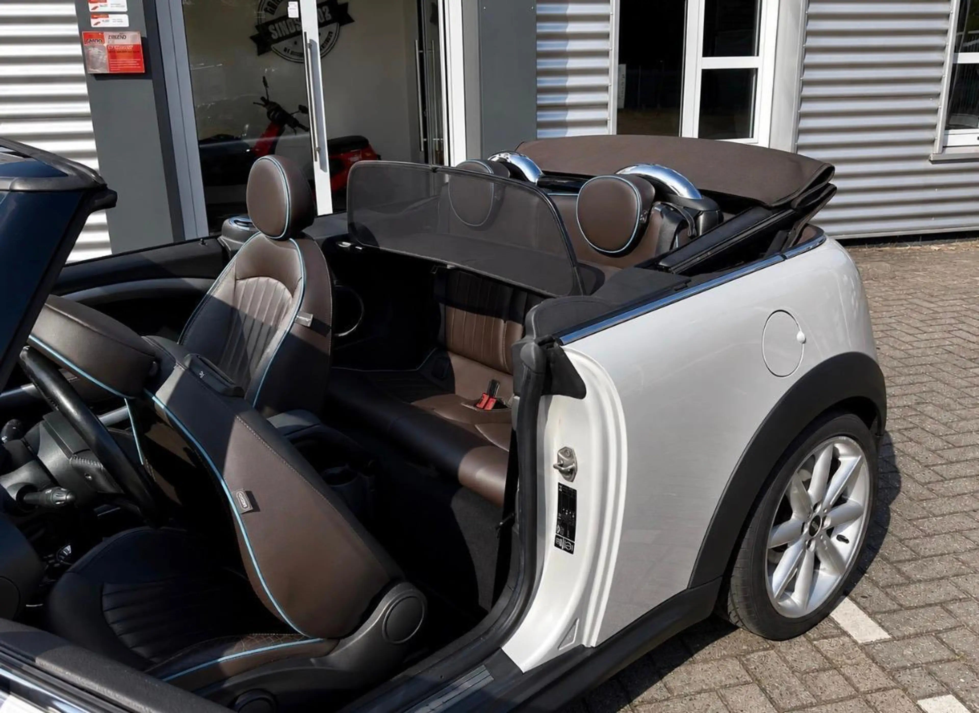 MINI Cooper S Cabrio 1.6 Highgate uitvoering | Luxe samenstelling — photo 11