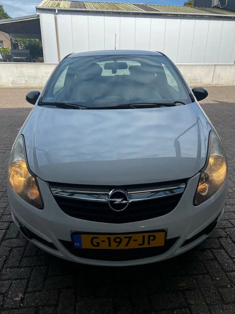Opel Corsa 1.4 16V Wit - 1