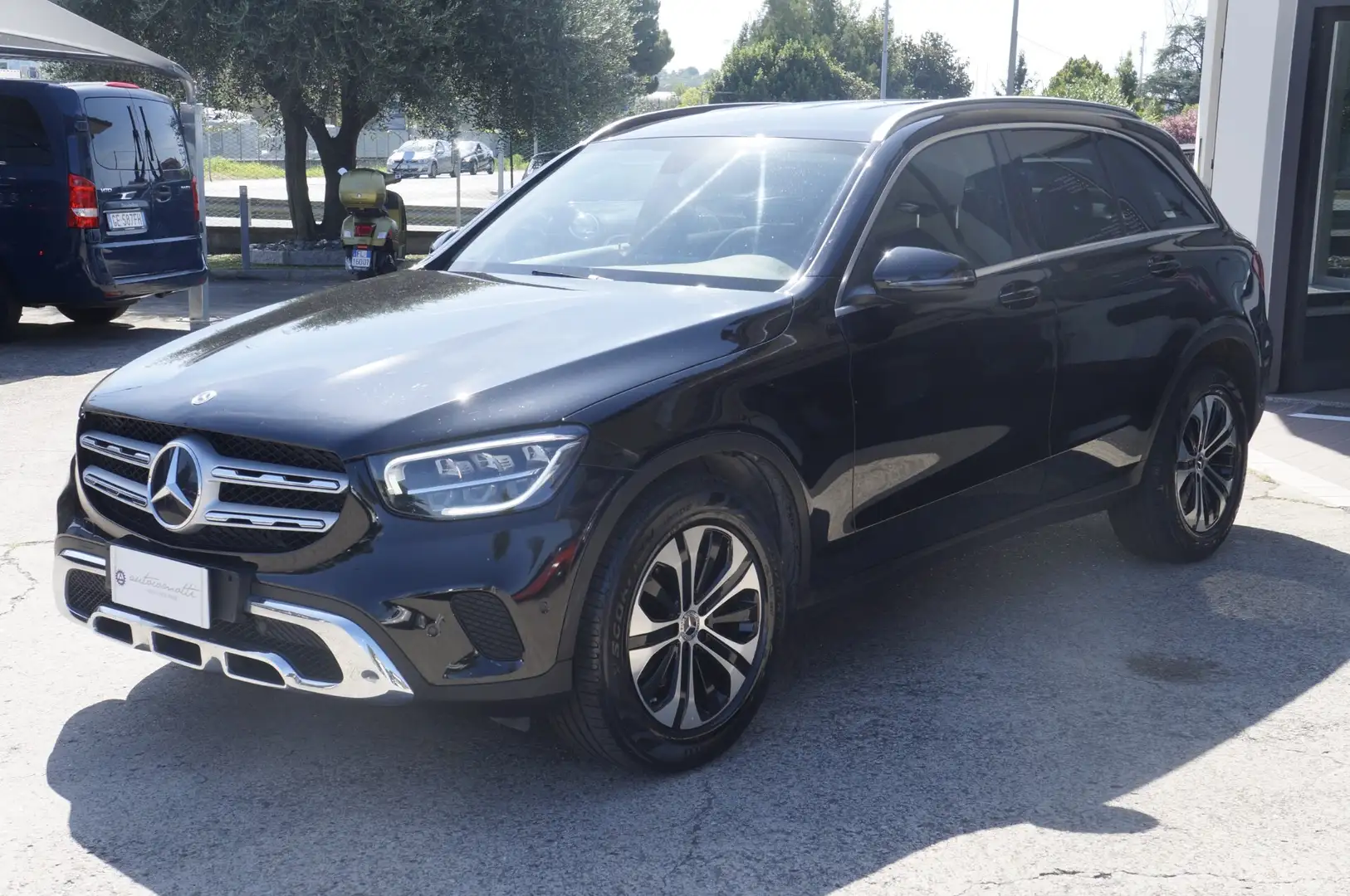 Mercedes-Benz GLC 200 d 4Matic Sport Zwart - 1