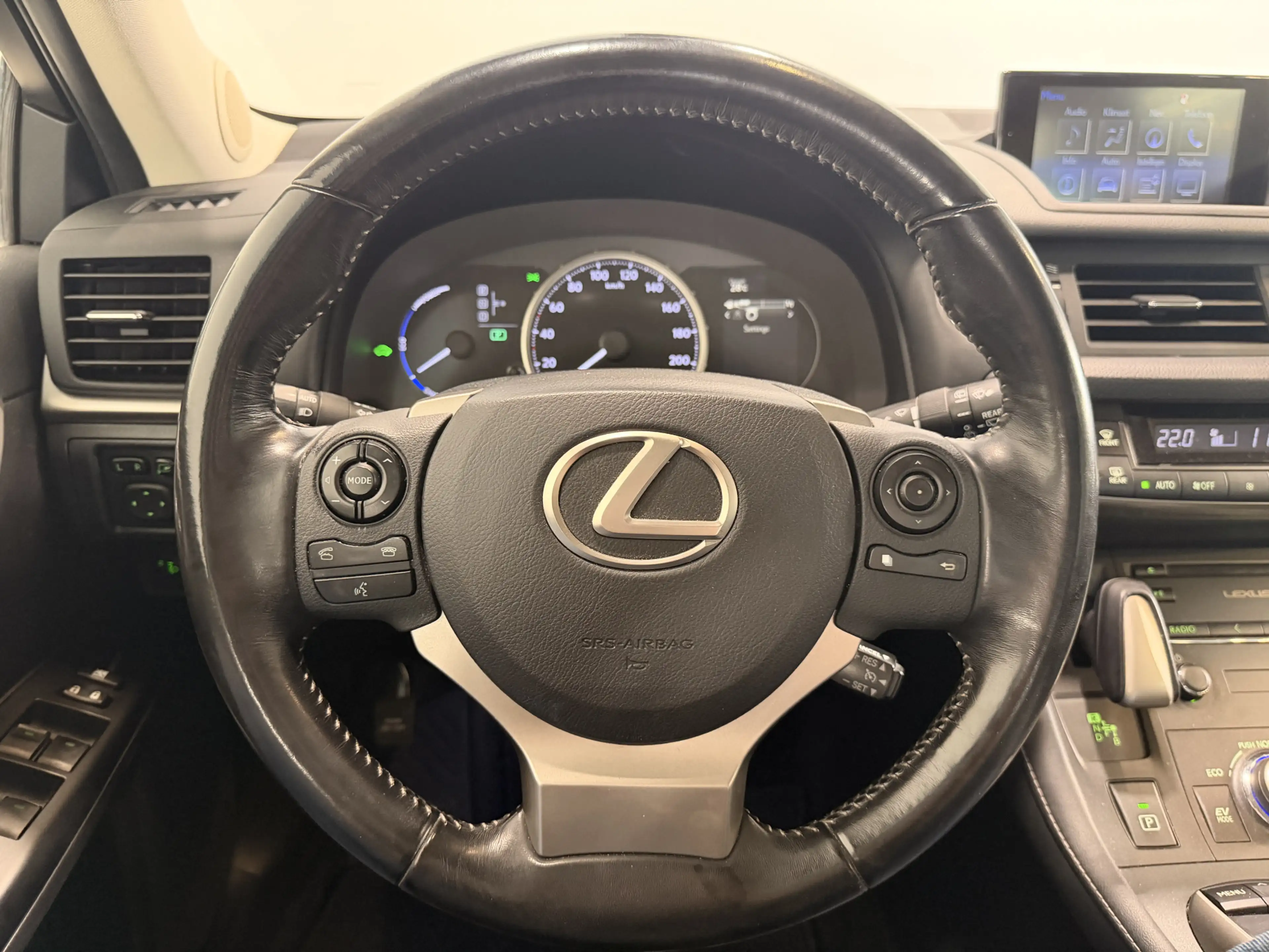 Lexus CT 200h — photo 6