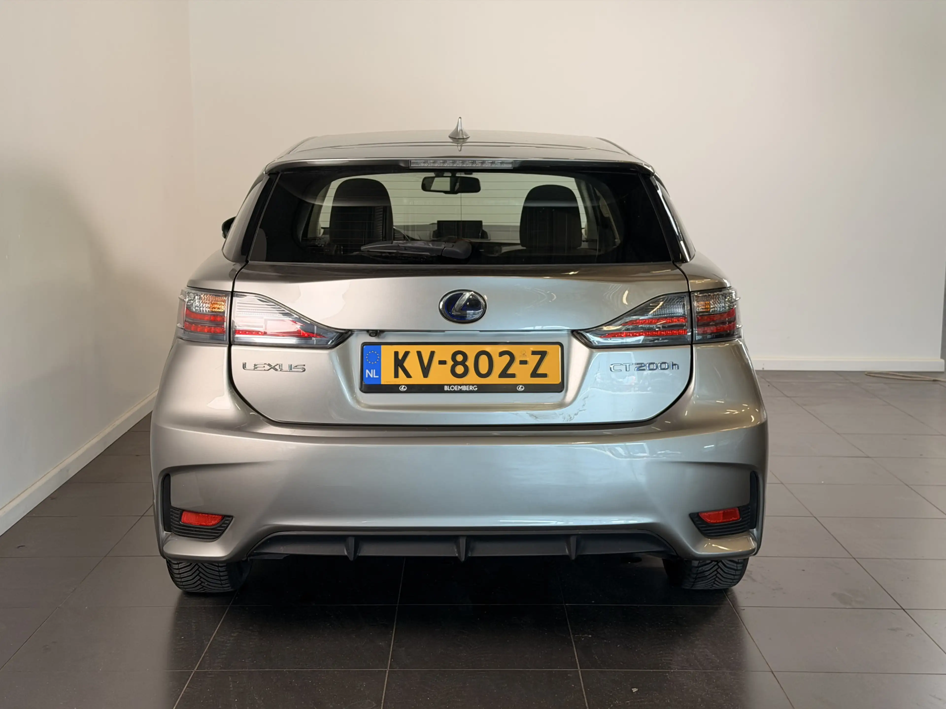 Lexus CT 200h — photo 3