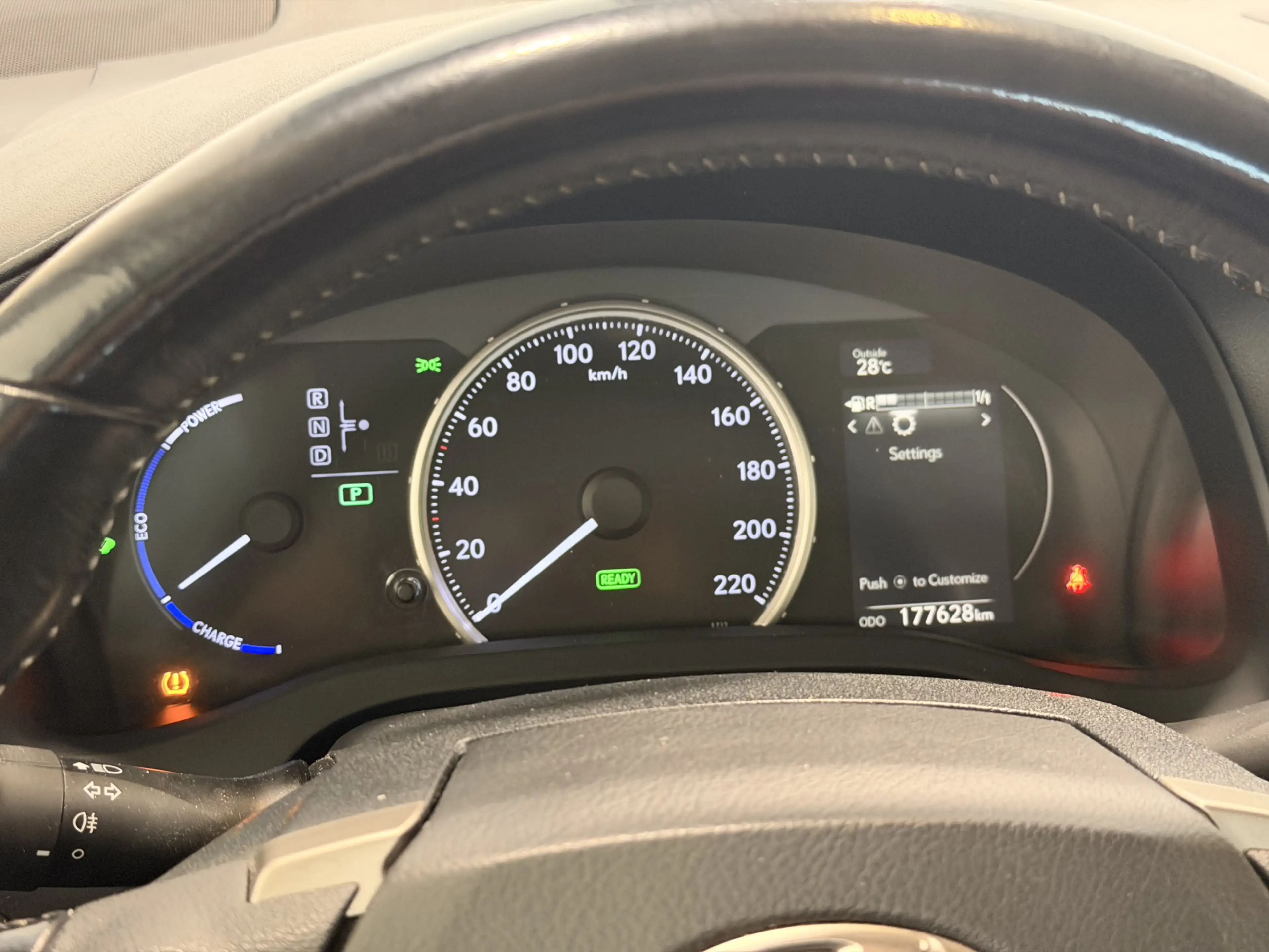 Lexus CT 200h — photo 9