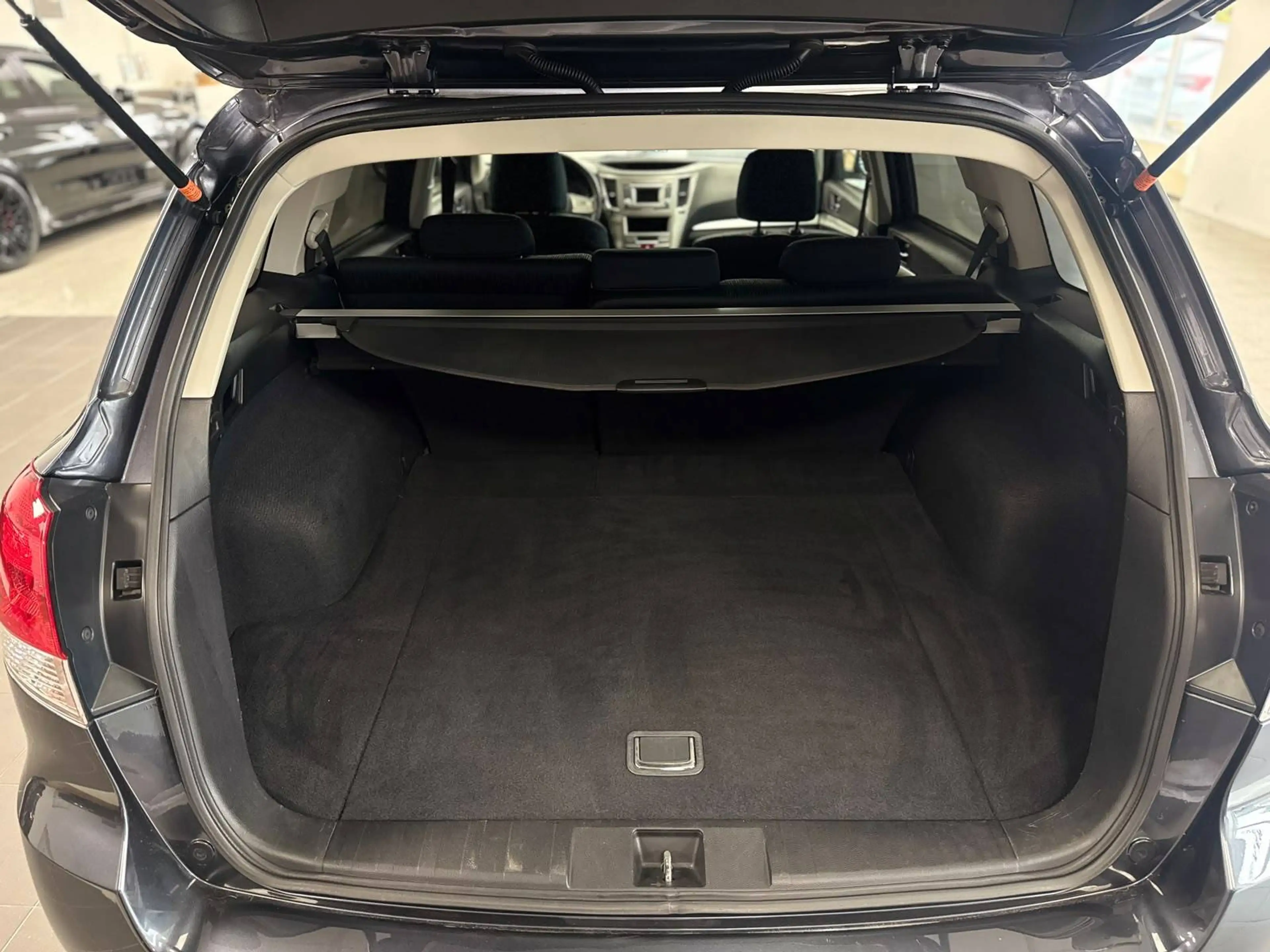 Subaru Legacy Trend 2.0 AWD | SCHECKHEFTGEPFLEGT | GROßE SERVICE + TÜV NEU | KAMERA — photo 5
