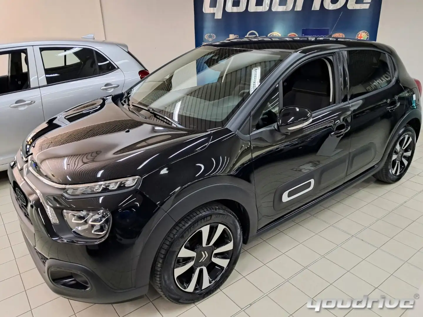 Citroen C3 PureTech 110 S&S EAT6 Max KM 19.100 Nero - 2