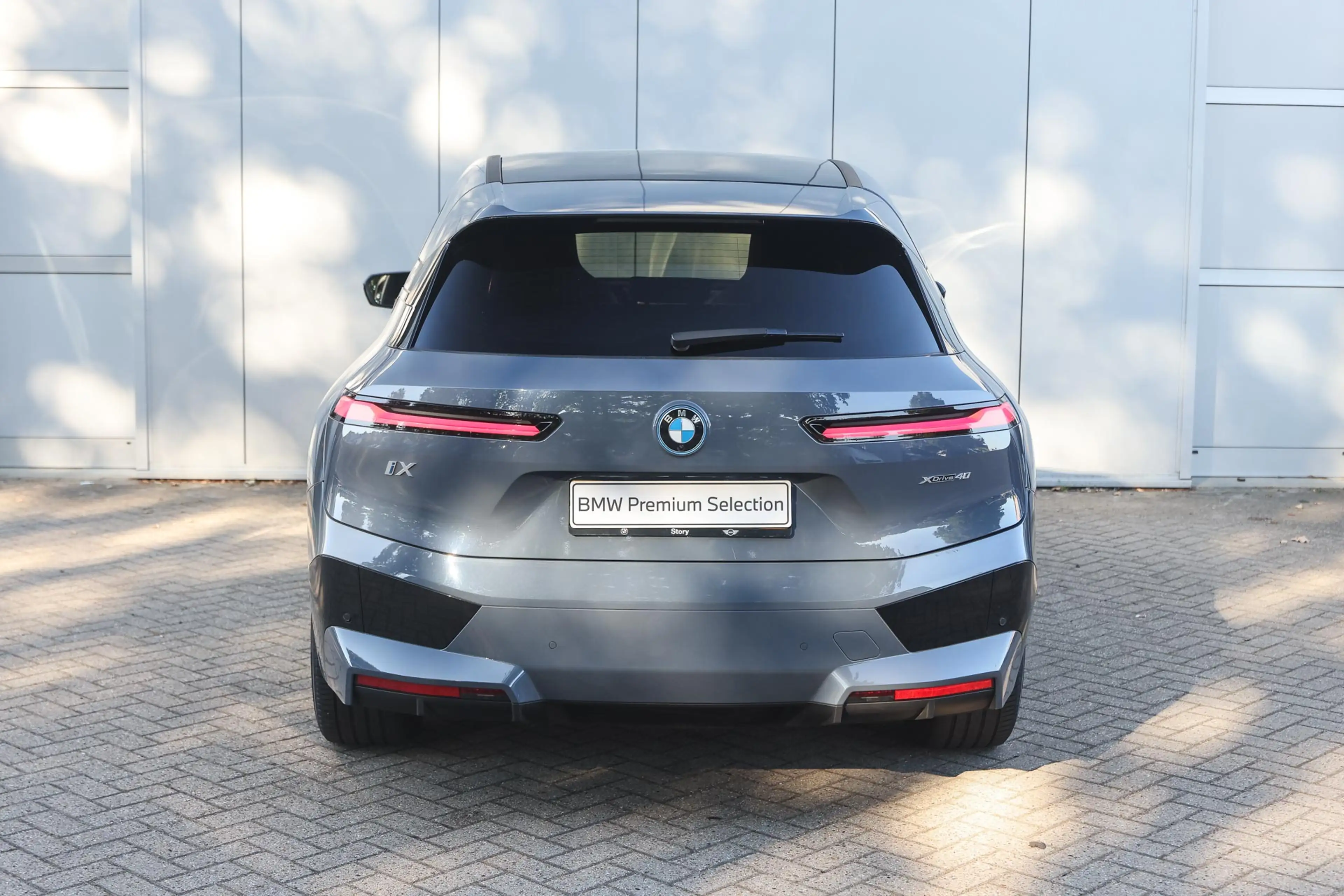 BMW iX xDrive40 / Sportpakket / Panoramadak Sky Lounge / — photo 6