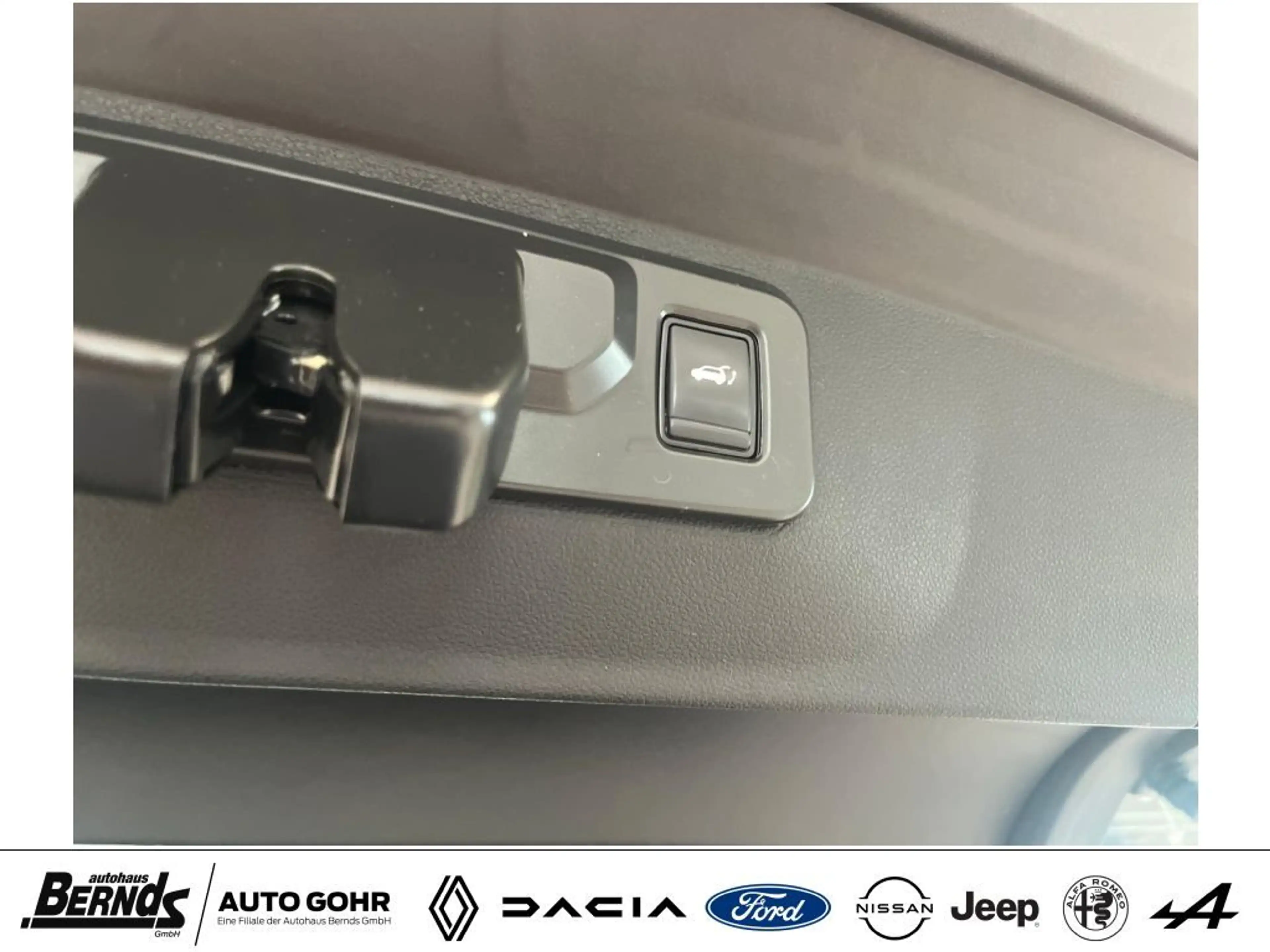 Renault Rafale E-Tech Hyper Plug-in Hybrid 300 4x4 AA Pano H&K — photo 9