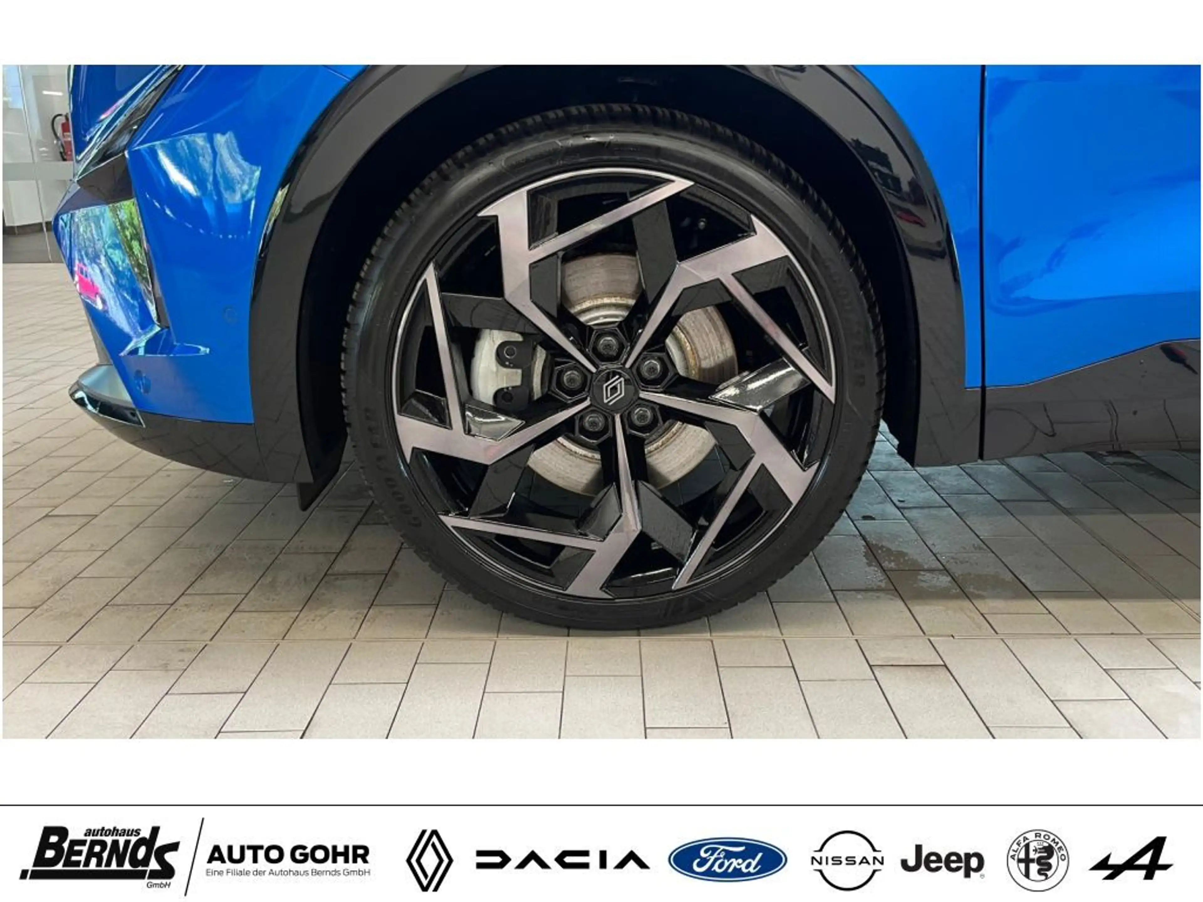 Renault Rafale E-Tech Hyper Plug-in Hybrid 300 4x4 AA Pano H&K — photo 30