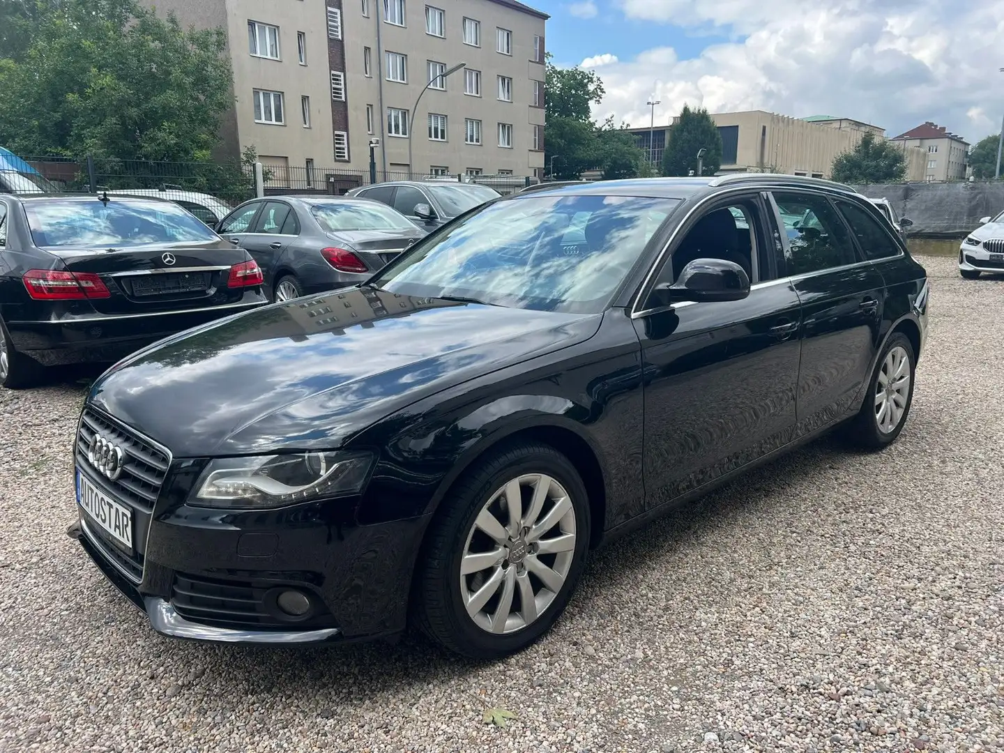 Audi A4 1.8 TFSI 88kW Automatik Avant*Xenon* Grau - 1