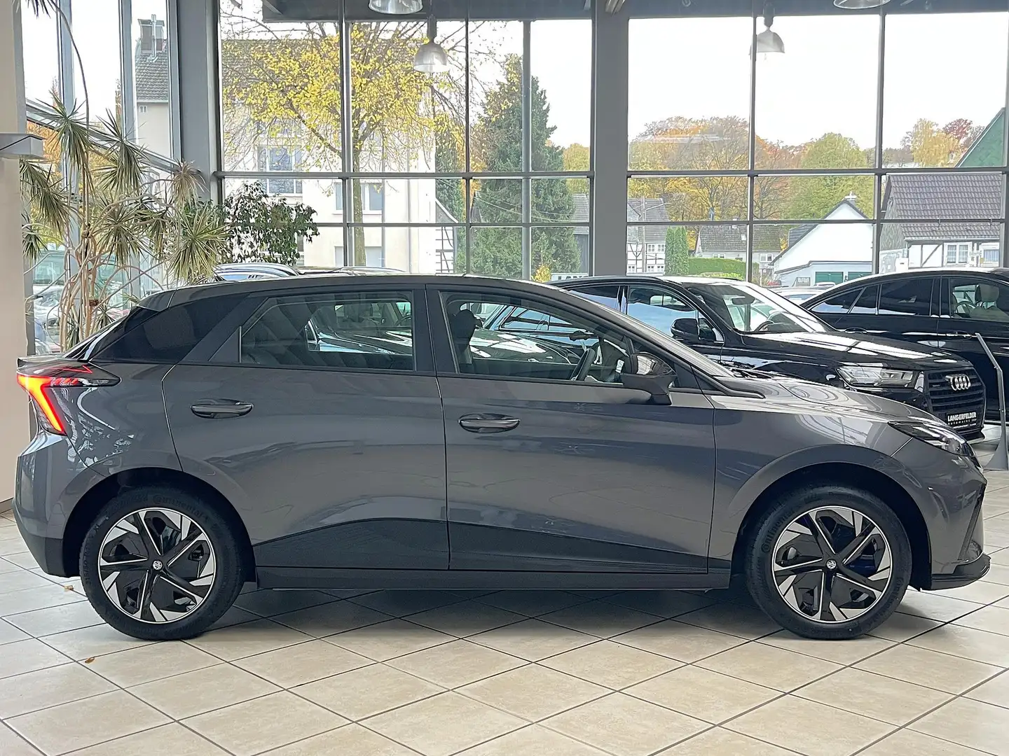 MG MG4 MG4 49kWh*ACC*SPUR*LED*NAV*CARPLAY*7J GARANTIE* Gris - 2