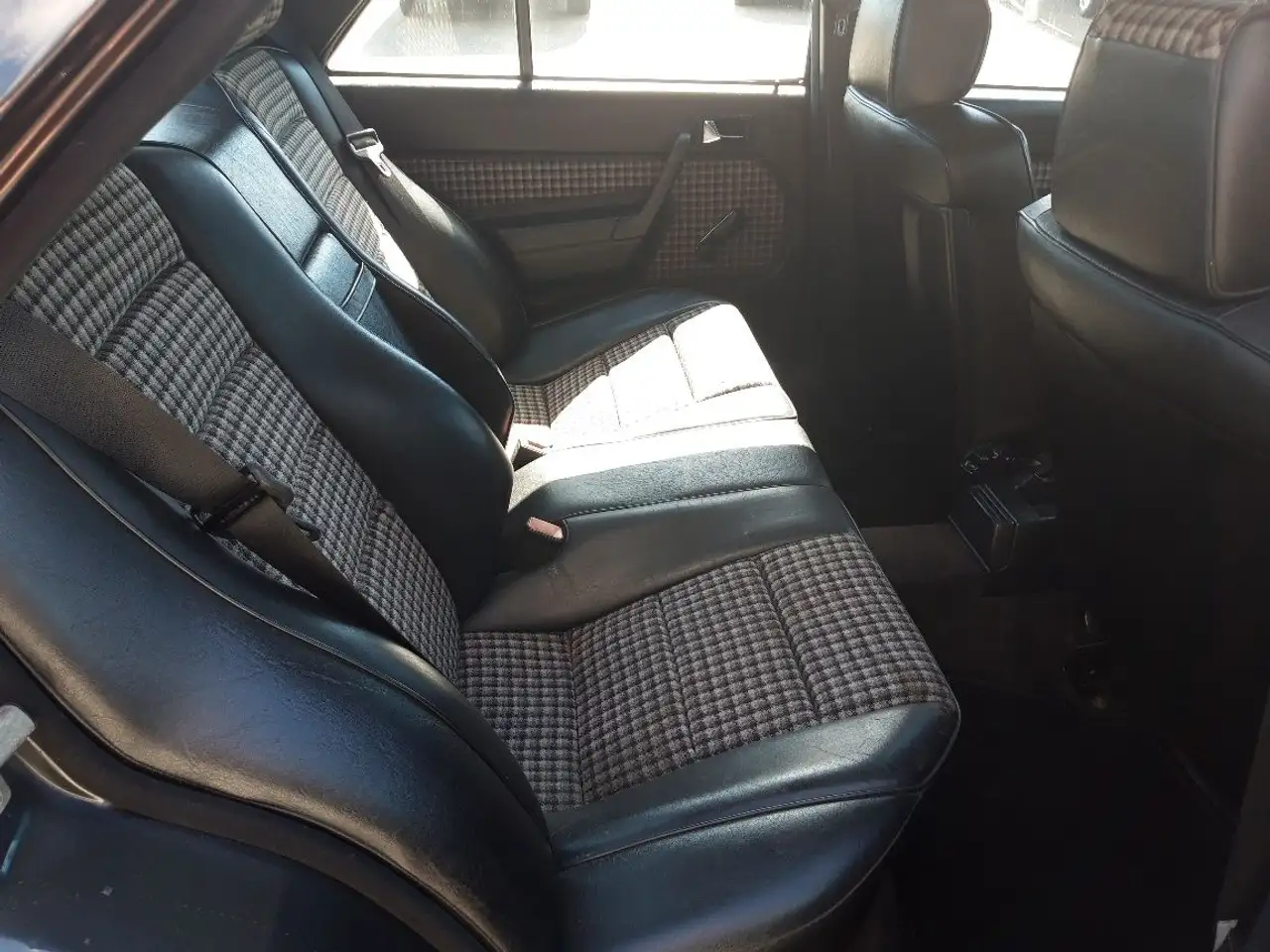 Mercedes-Benz 190 E 2.3-16 SOUPAPES MOTEUR RECONDITIONNE A NEUF, foto 10