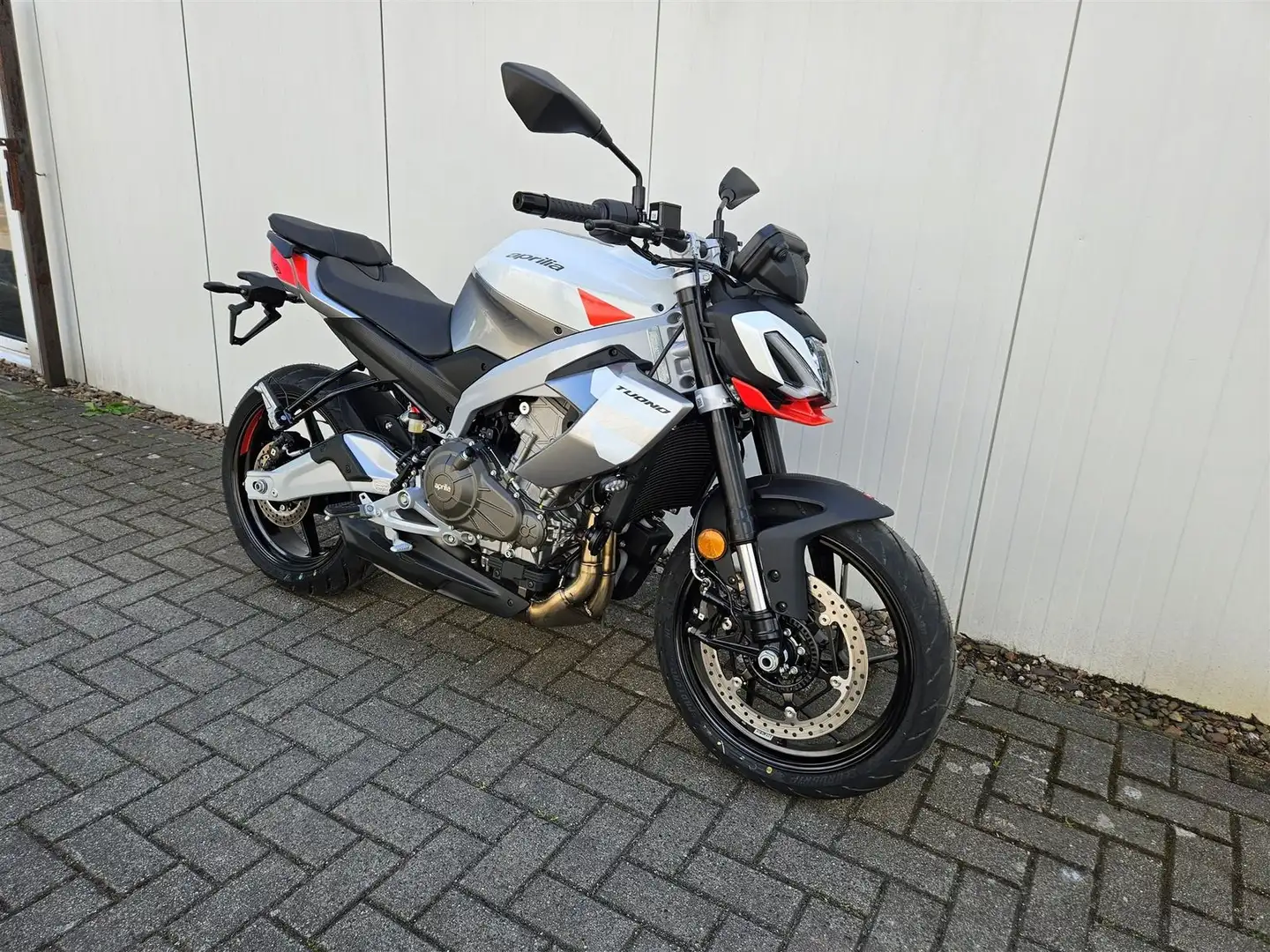 Aprilia Tuono 457 sofort lieferbar! Gris - 2
