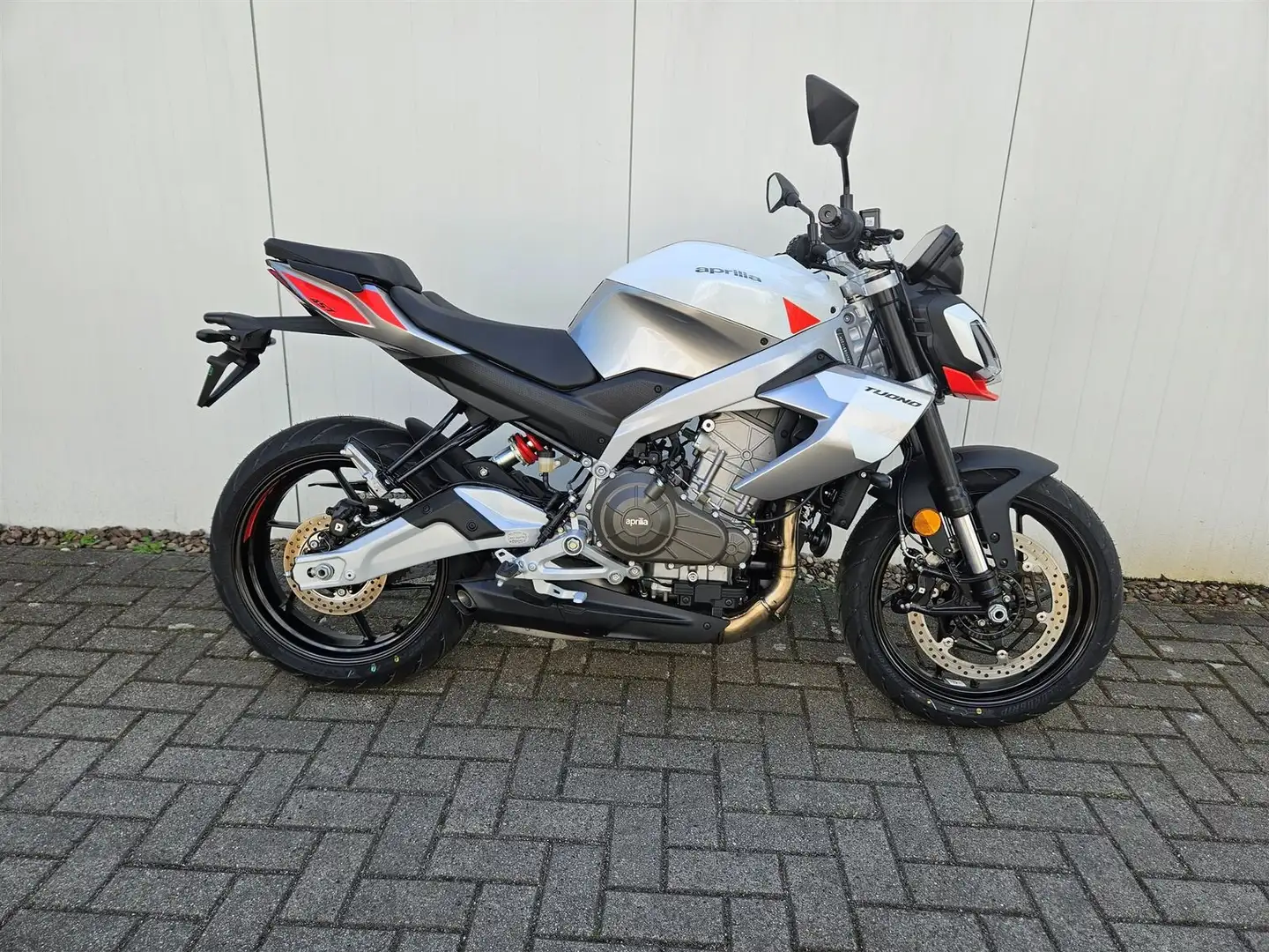 Aprilia Tuono 457 sofort lieferbar! Gris - 1