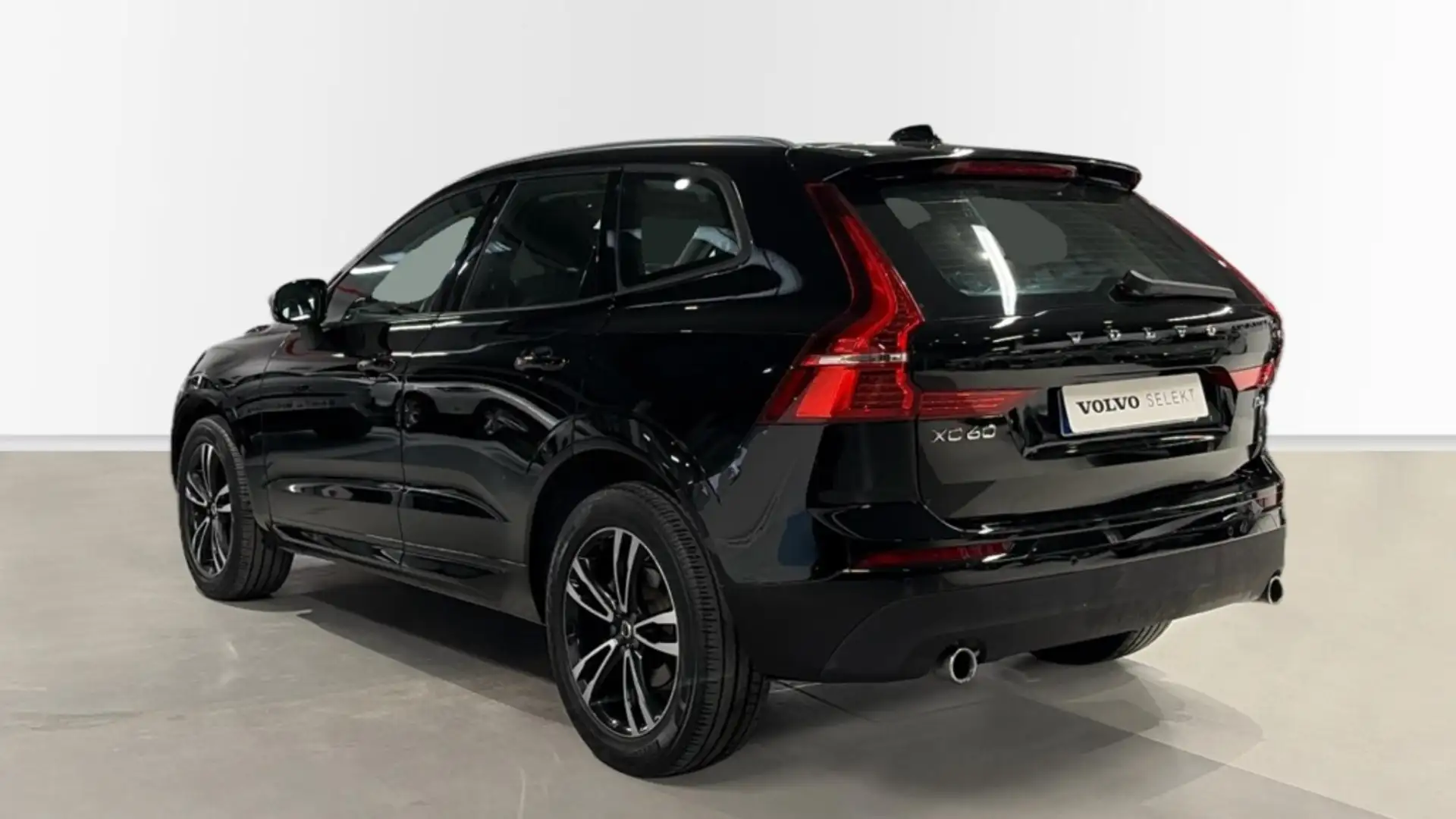 Volvo XC60 D4 Momentum Aut. Negro - 2