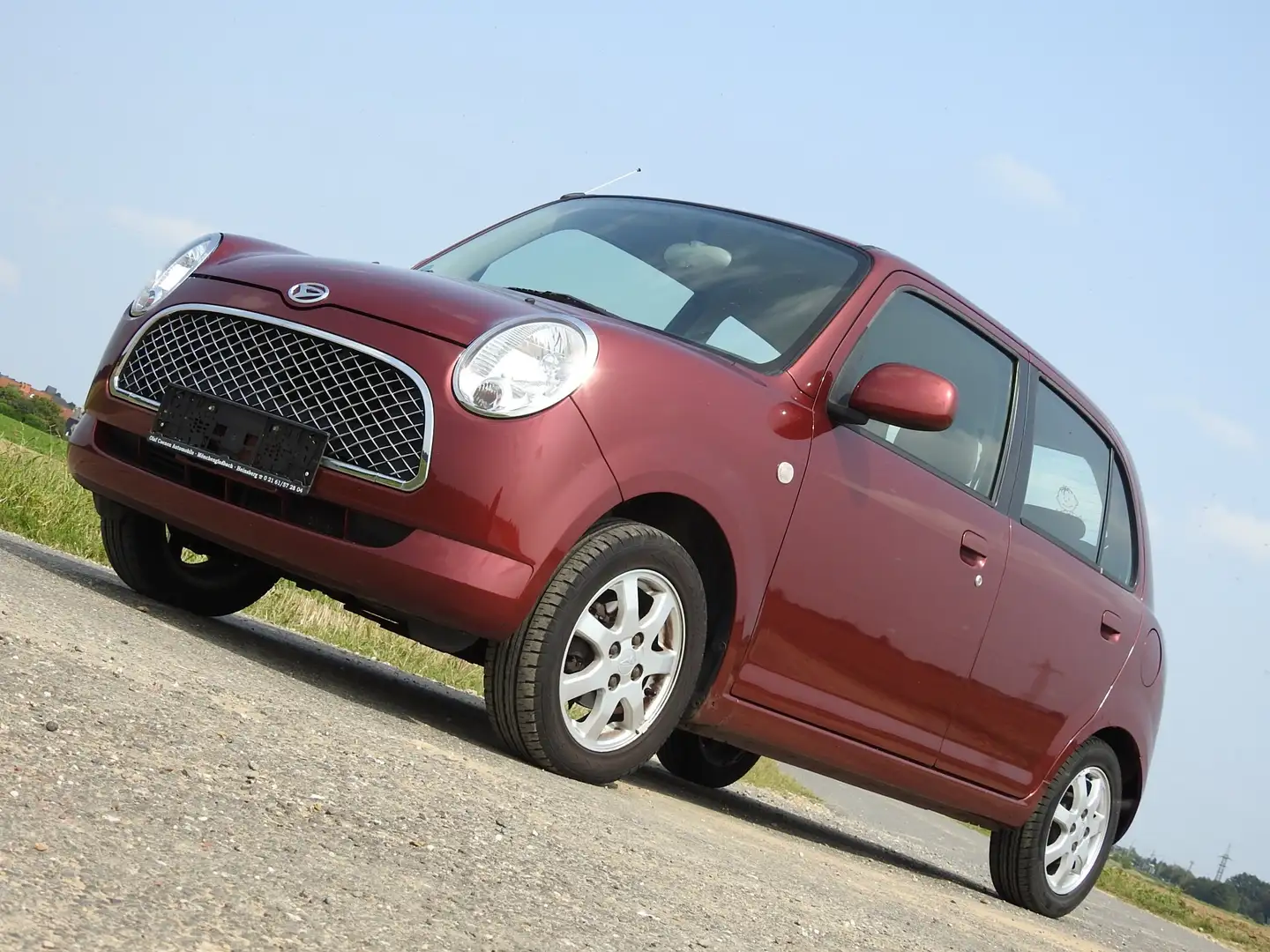 Daihatsu Trevis 1.0 Automatik. Klima.Ganzjahresreifen. Red - 2