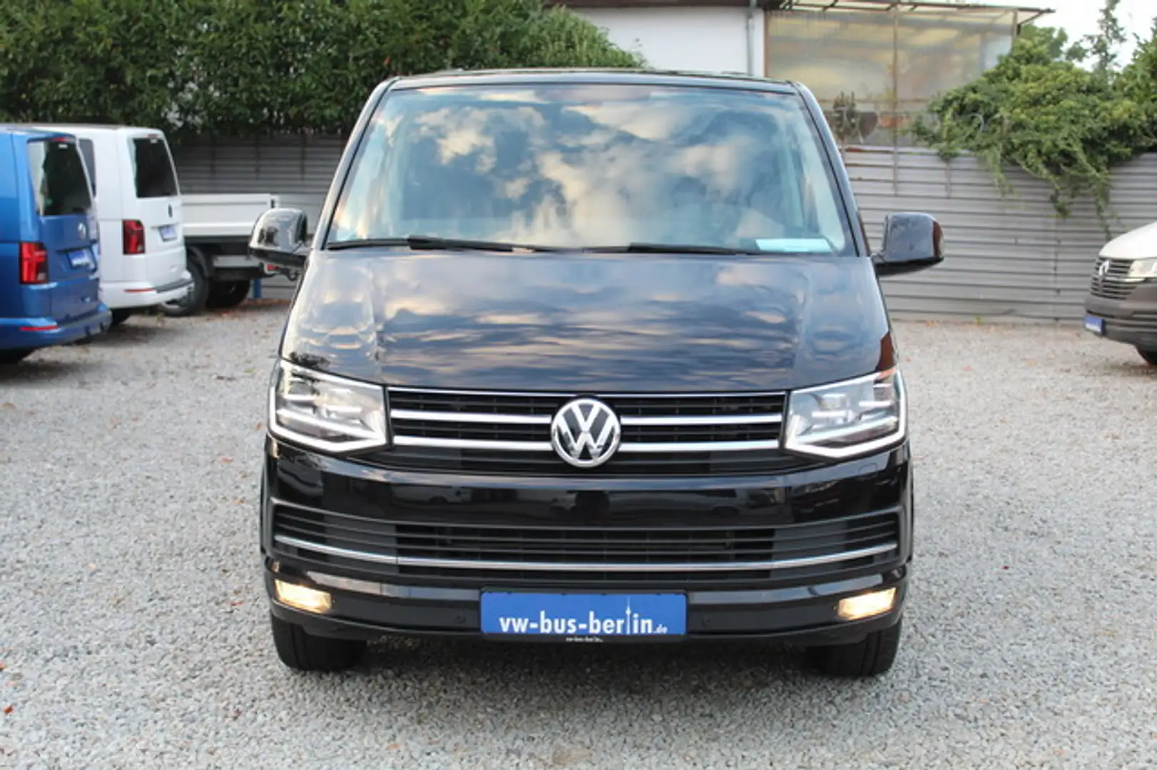 Volkswagen T6 Multivan Highline 150PS DSG LED AHK Standhzg Noir - 2