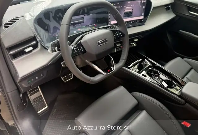 Audi Q3 view 7