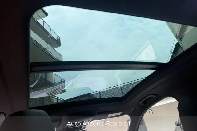 Audi Q3 view 6