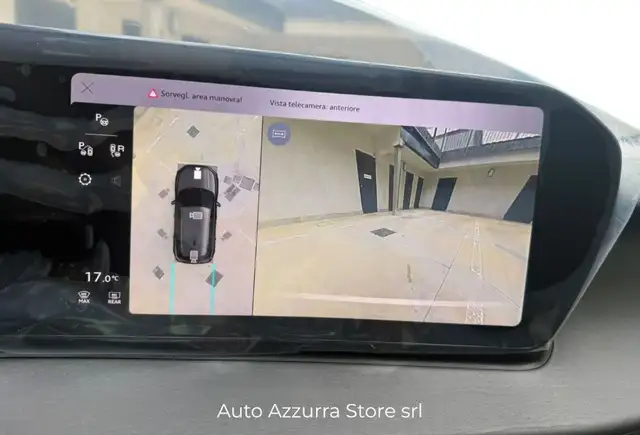 Audi Q3 view 9