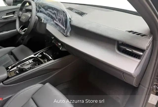 Audi Q3 view 12