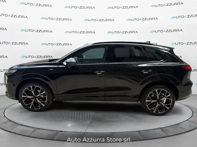 Audi Q3 view 5