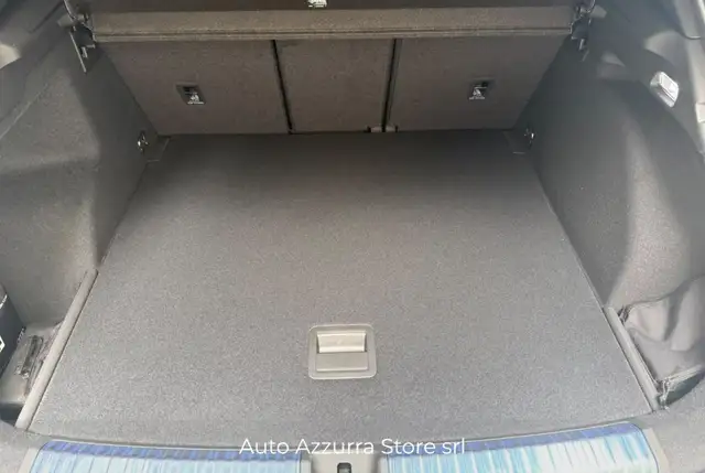 Audi Q3 view 14