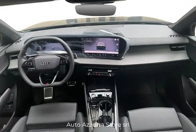 Audi Q3 view 8