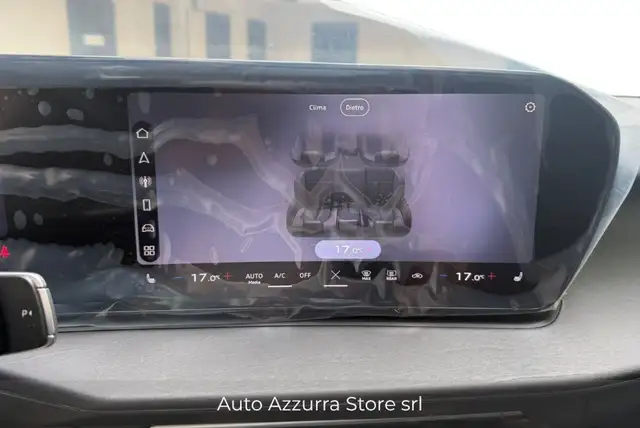 Audi Q3 view 10