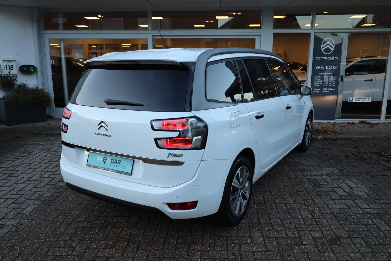 Citroen Grand C4 Picasso e-THP 165 Exclusive Automaat-6 All season banden | Blanc - 2