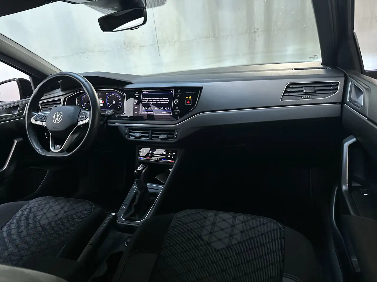 Volkswagen Polo 1.0 TSI DSG R-Line Camera Stoelverwarming Virtual, миниатюра 2
