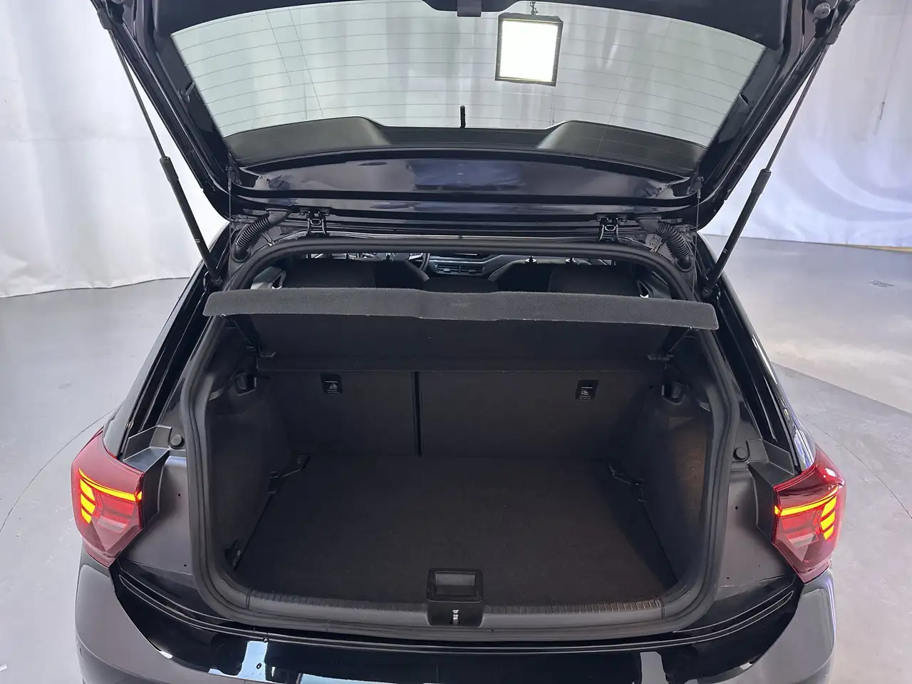 Volkswagen Polo 1.0 TSI DSG R-Line Camera Stoelverwarming Virtual, миниатюра 11