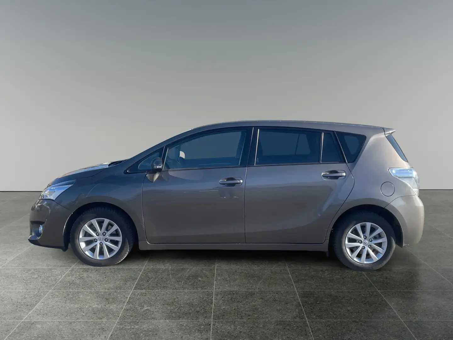 Toyota Verso 1,6 D-4D110 ACTIVE 5-SITZIG Grau - 2