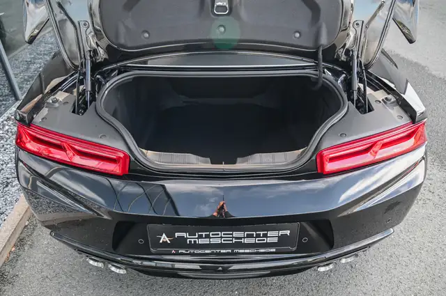 Chevrolet Camaro view 8