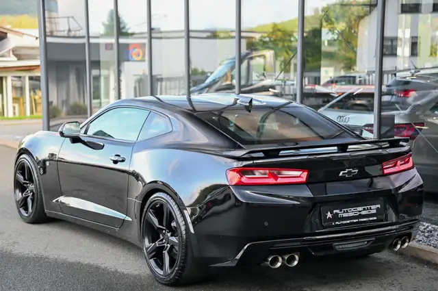 Chevrolet Camaro view 5