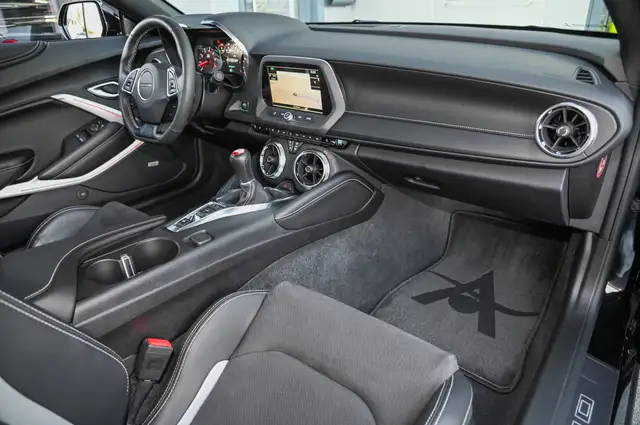 Chevrolet Camaro view 10