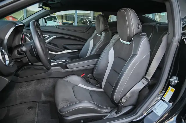 Chevrolet Camaro view 11