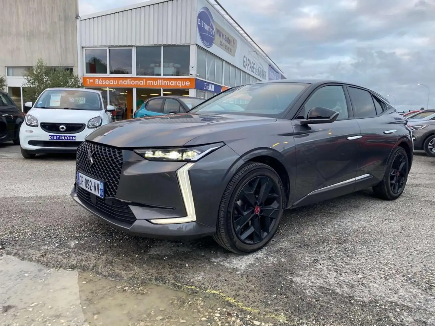 DS Automobiles DS 4 1.6i PURETECH 16V - 180 - BV EAT8 - PERFORMANCE LINE + Gris - 1