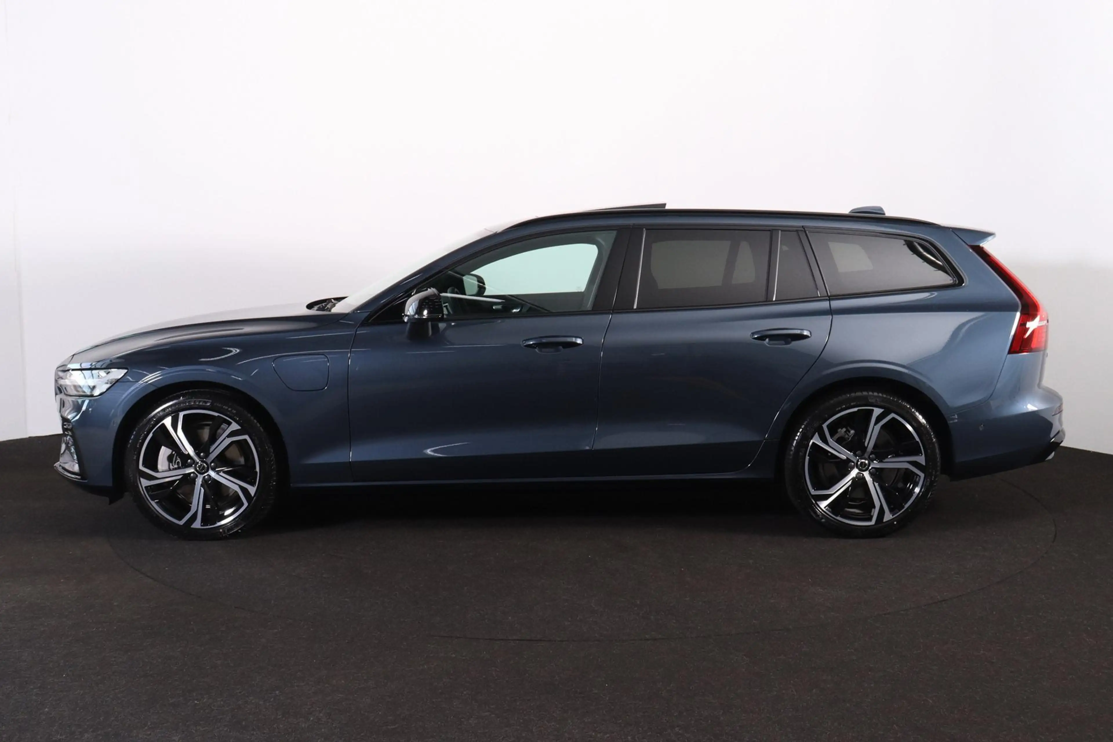 Volvo V60 T6 Recharge AWD Plus Dark - Panorama/schuifdak - I — photo 2