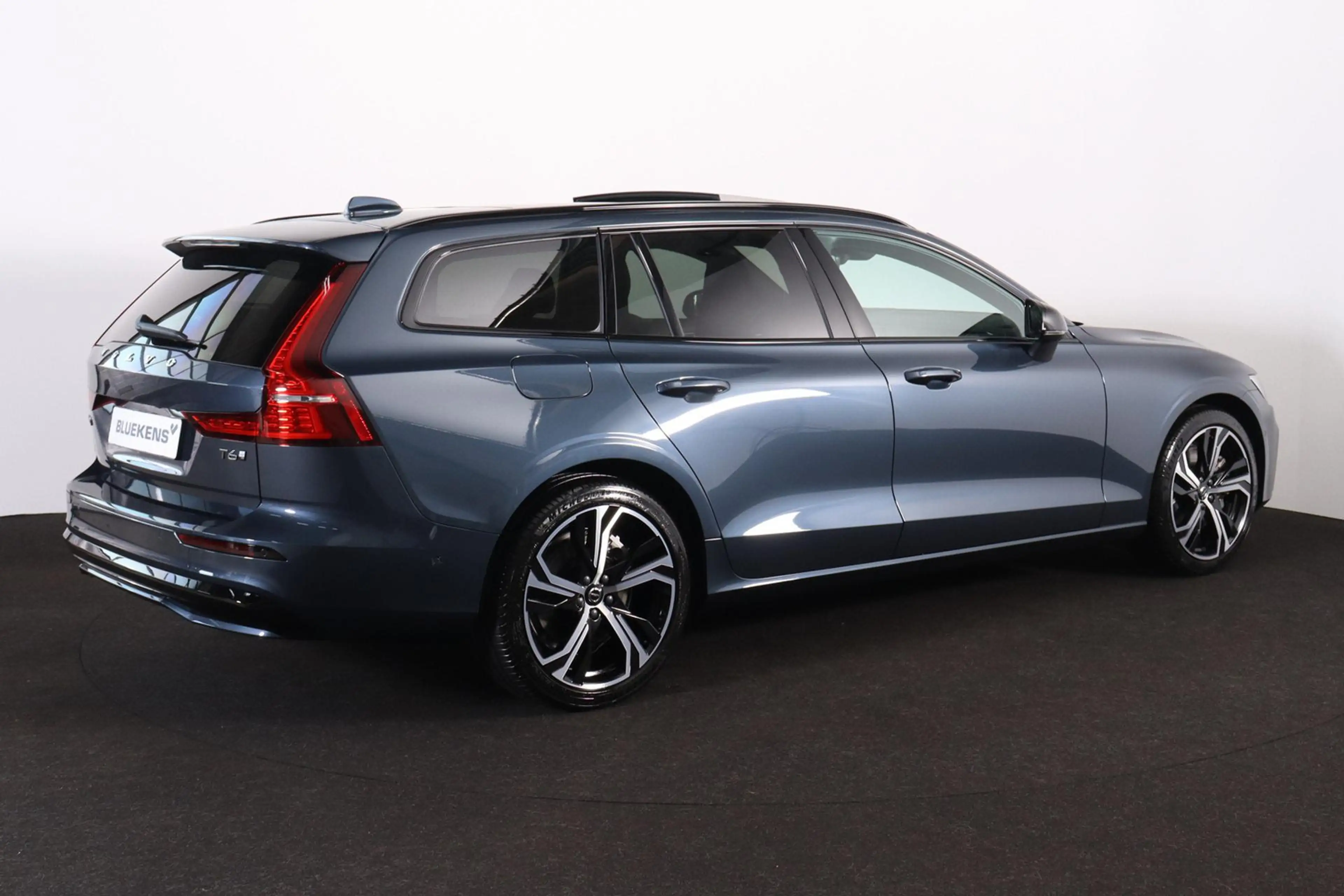Volvo V60 T6 Recharge AWD Plus Dark - Panorama/schuifdak - I — photo 3