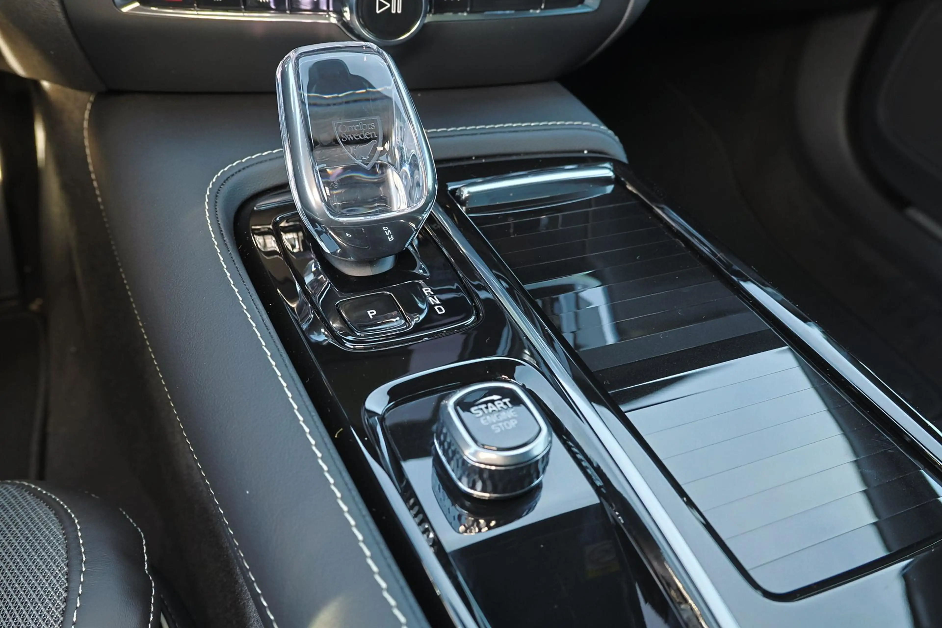 Volvo V60 T6 Recharge AWD Plus Dark - Panorama/schuifdak - I — photo 10