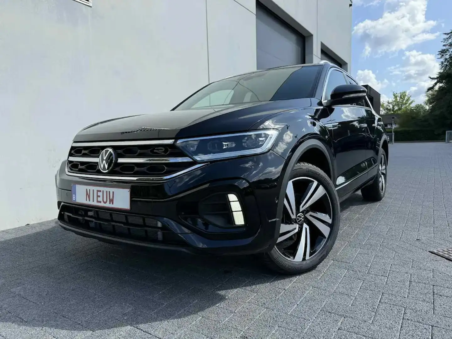 Volkswagen T-Roc R-LINE 1.5TSI 150PK Noir - 1
