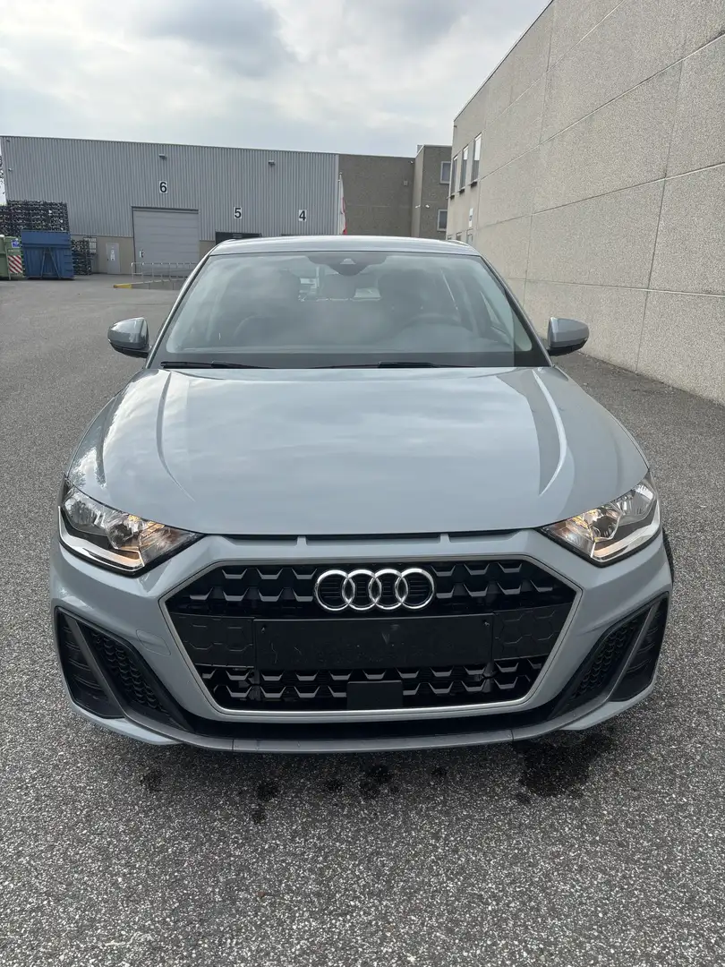 Audi A1 30 TFSI Sportback S tronic line *GARANTIE*CARPAS* Gris - 2
