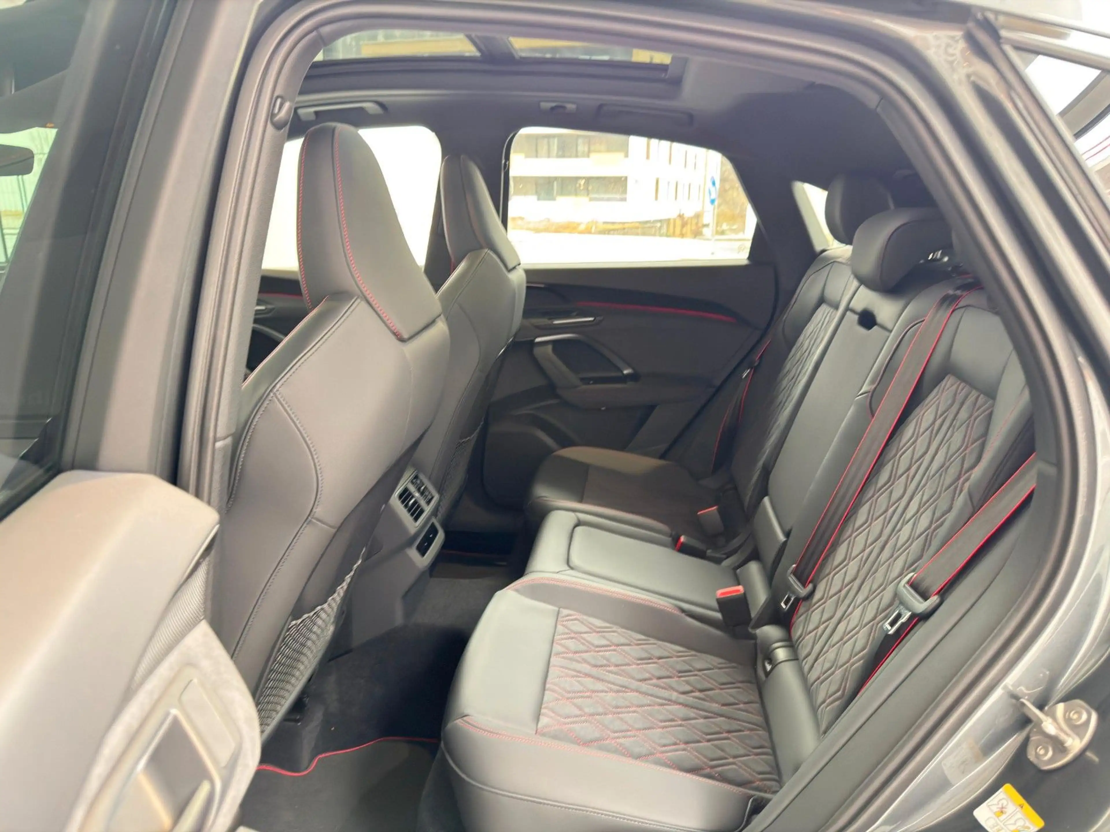 Audi Q5 Sportback S Line MY26/gr-sw/Tech+/Pan/21 — photo 12