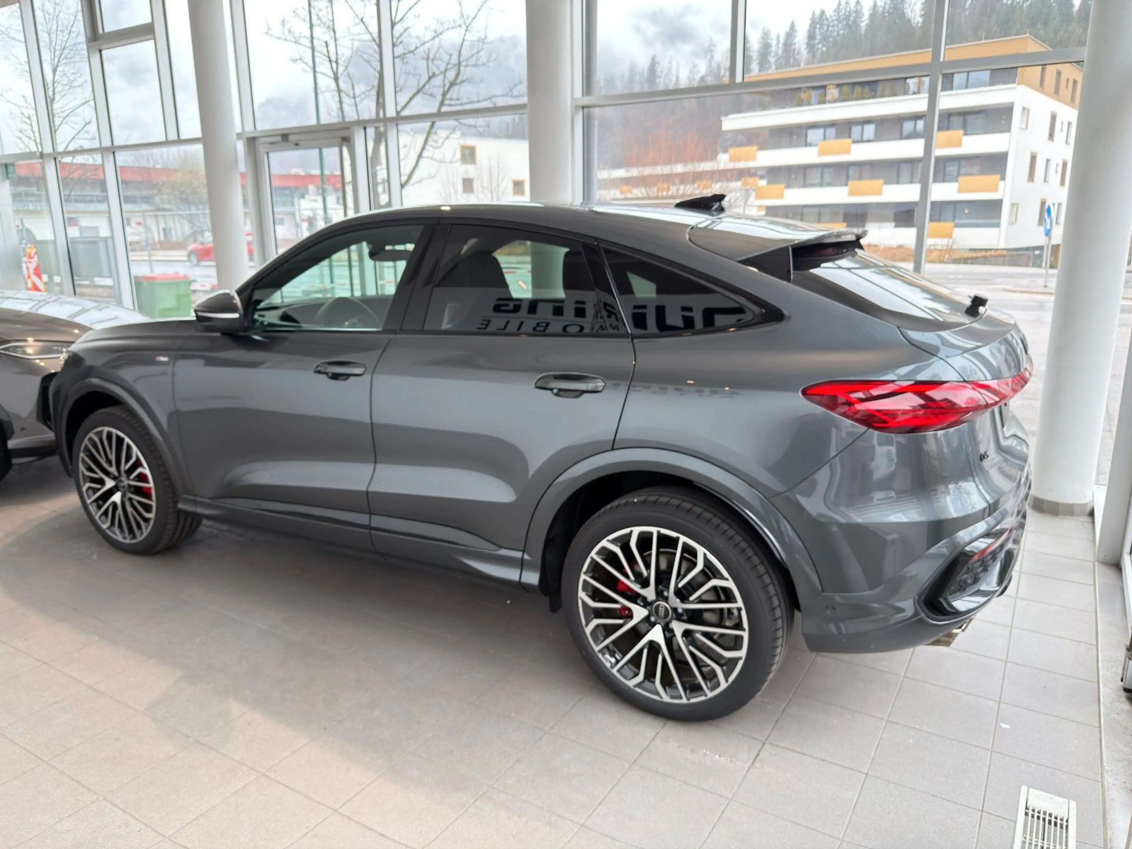 Audi Q5 Sportback S Line MY26/gr-sw/Tech+/Pan/21 — photo 3