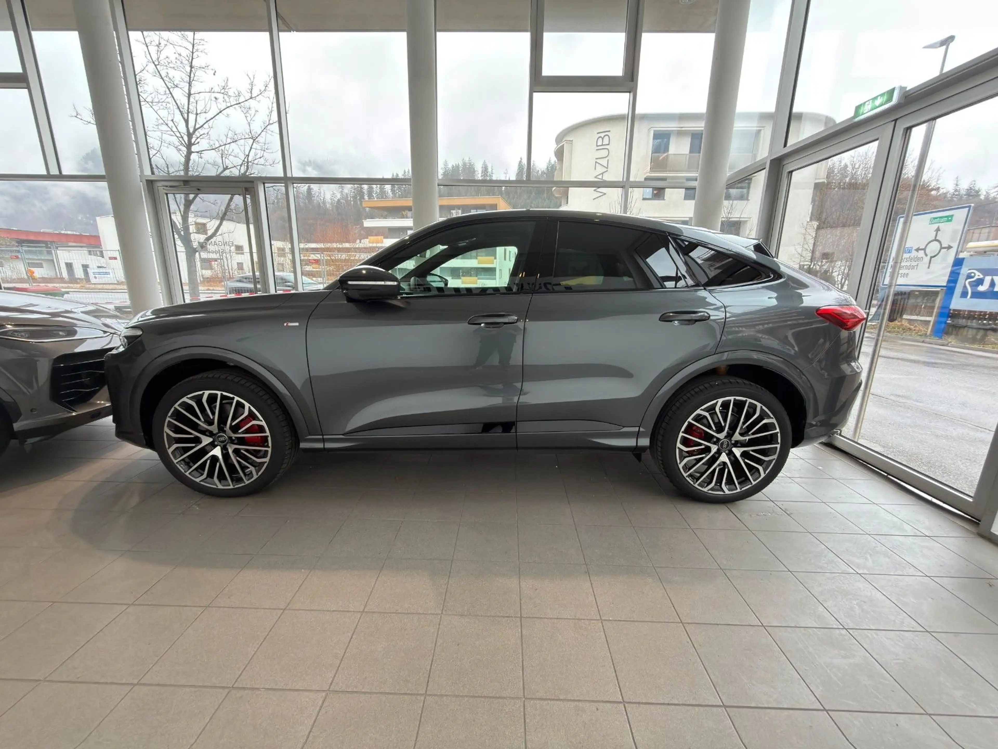 Audi Q5 Sportback S Line MY26/gr-sw/Tech+/Pan/21 — photo 6