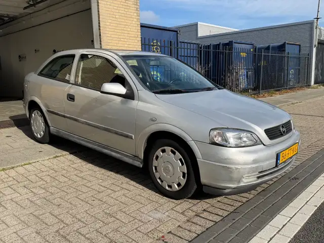 Opel Astra view 6