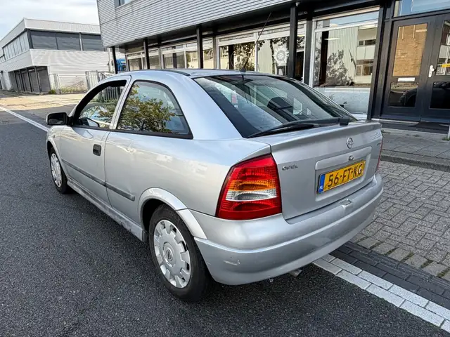 Opel Astra view 9