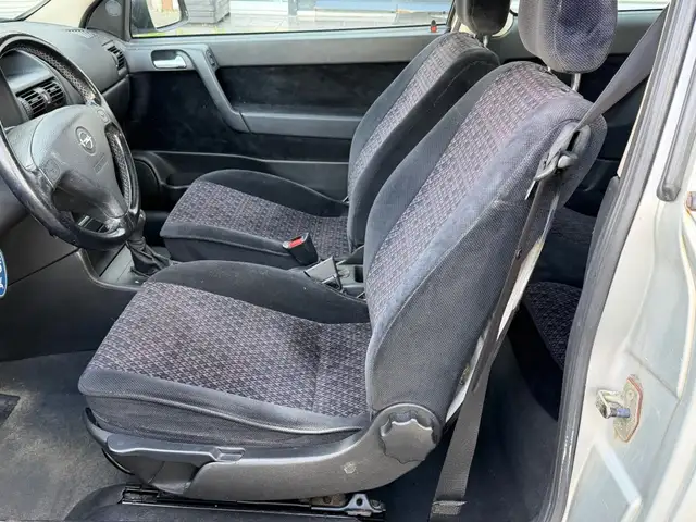 Opel Astra view 11