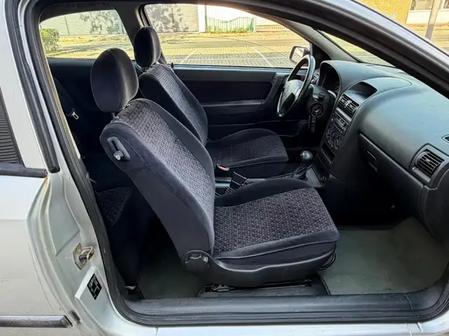 Opel Astra view 10
