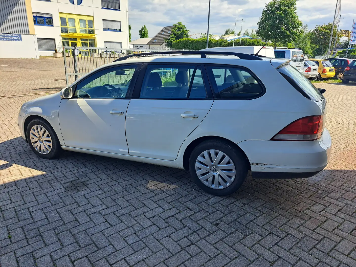 Volkswagen Golf Variant Trendline Bílá - 2